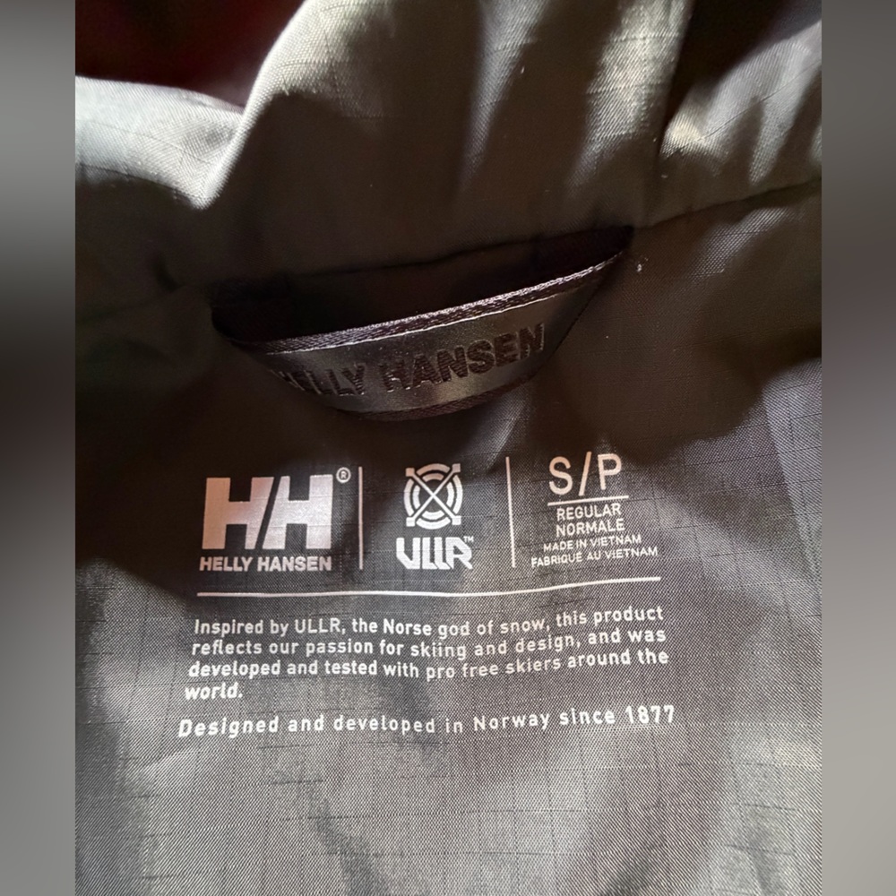 Helly Hansen ULLR Black and Gray Hooded Jacket literally brand new!! - Picture 5 of 7